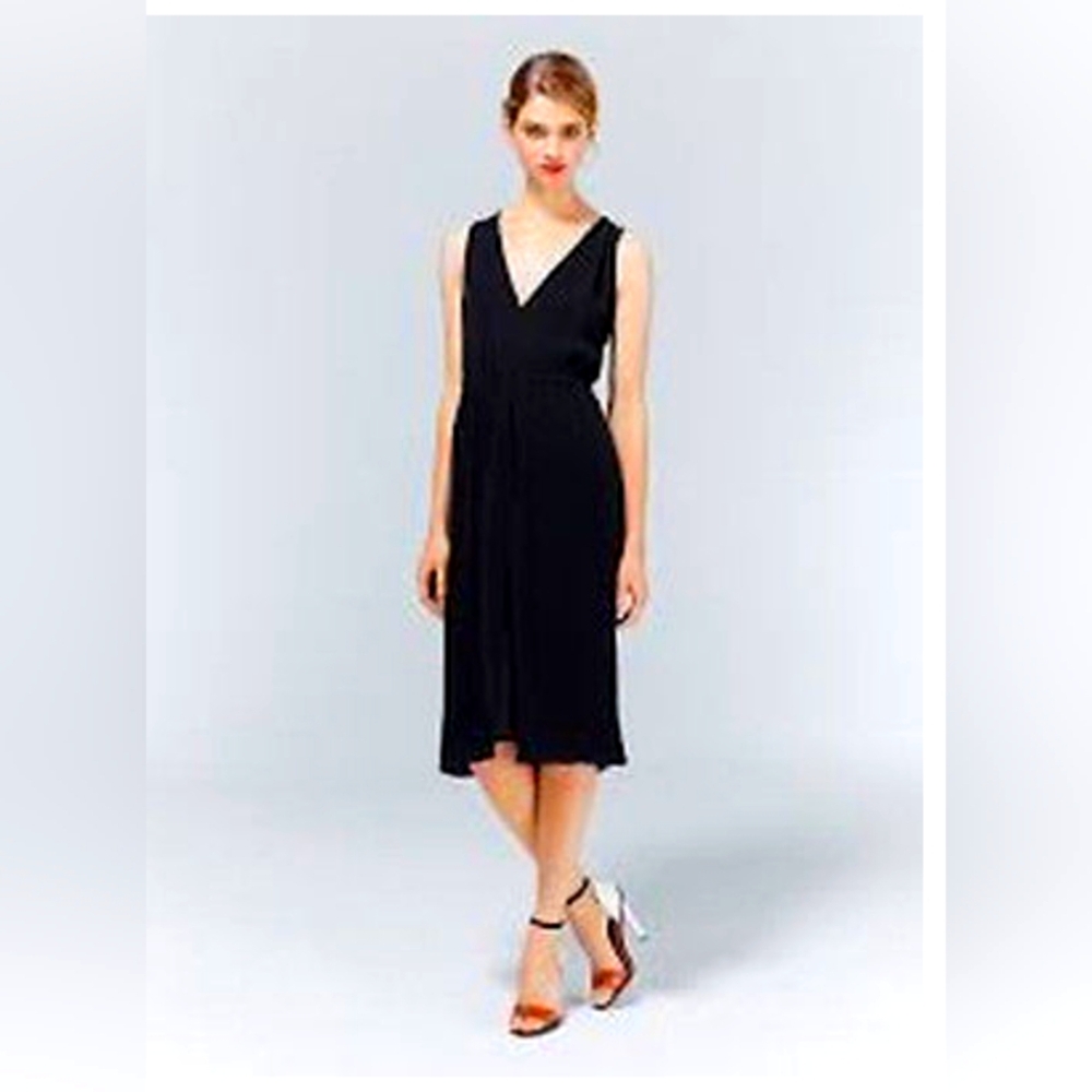 Aritzia TBabaton Wilkes Dress with Slit. 100% Silk. NewWithTags.  Size L.